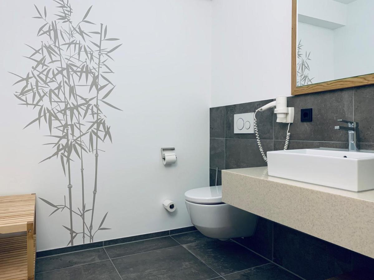 Stadthotel Kachelofen Krumbach Ngoại thất bức ảnh